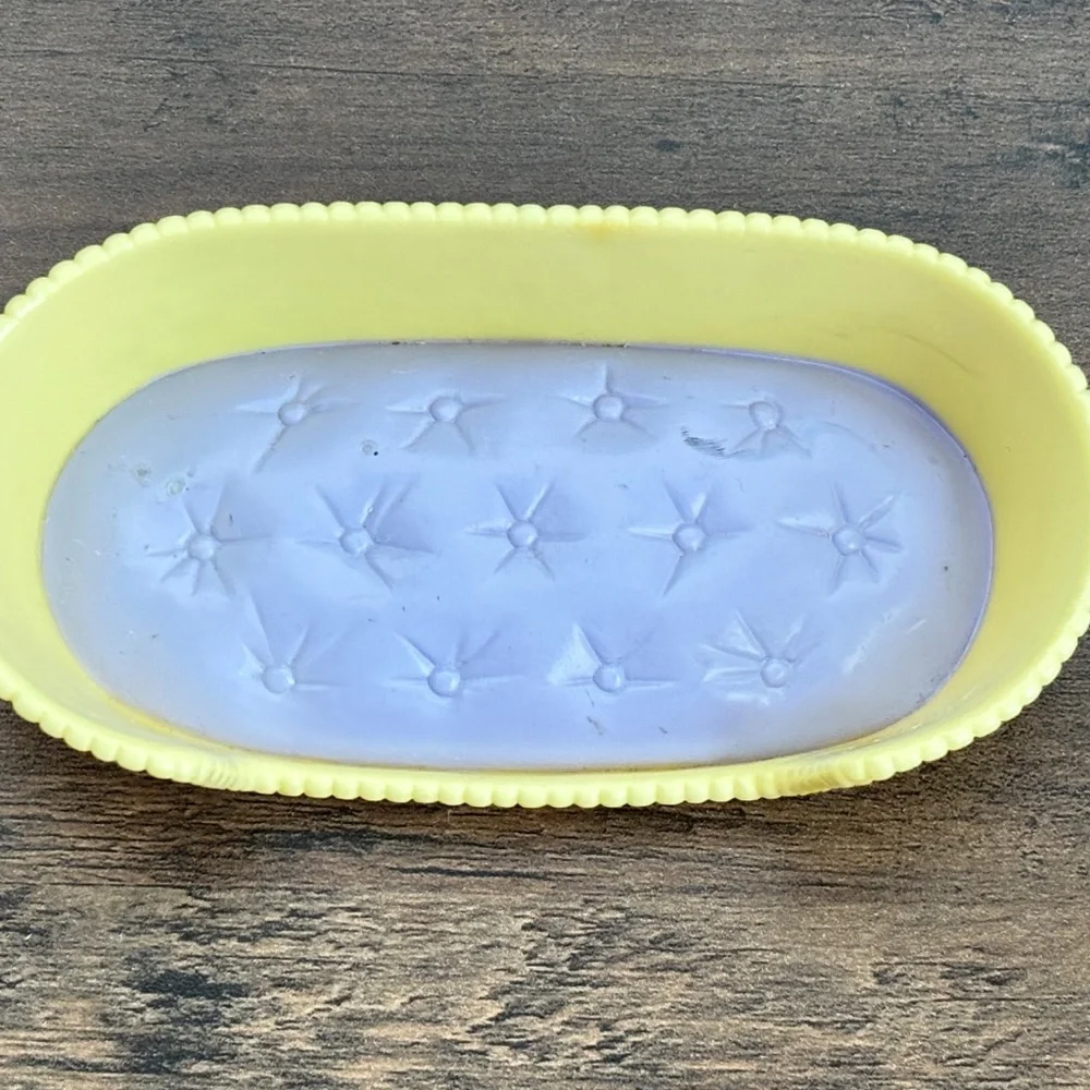 VINTAGE Kenner Littlest Pet Shop Mommy & Babies Sheepdog Dog Bed 1993 LPS Yellow